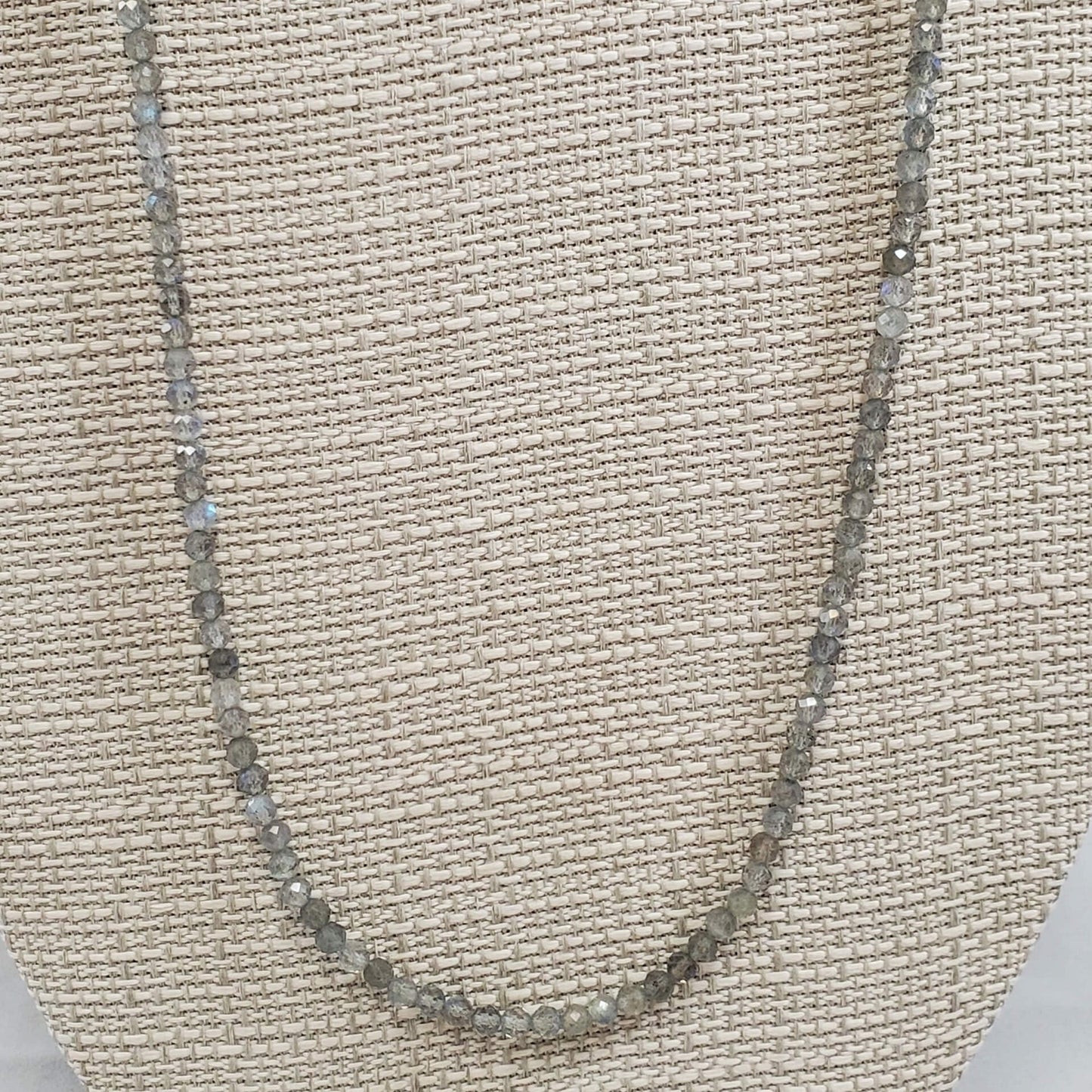 Labradorite Necklace w/Rhodium Clasp (18")